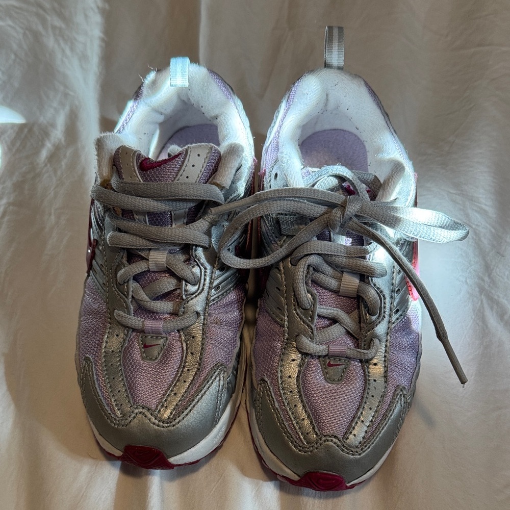 Nike Kids Sneakers in Purple and Gray